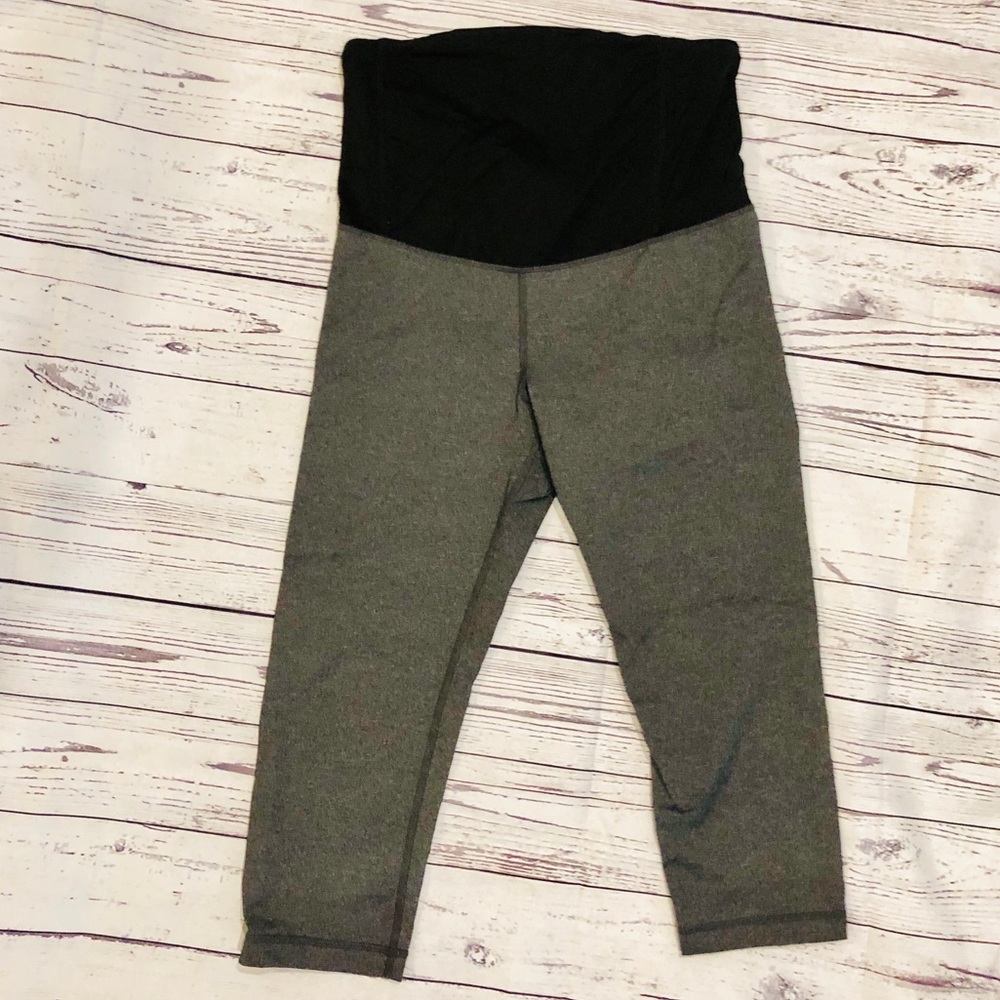 Maternity Cropped Active Leggings